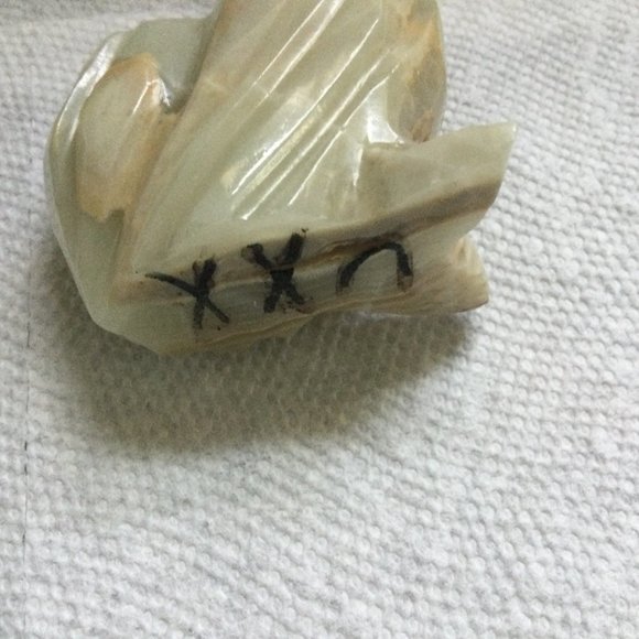 Small carved solid stone bird figurine pen holder onyx green white brown - Picture 5 of 6